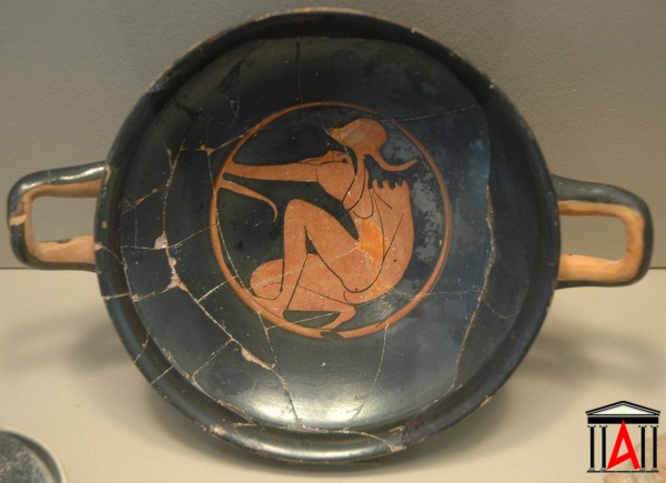 Thracian archer on a red-figured kylix (Museum of Amphipolis)